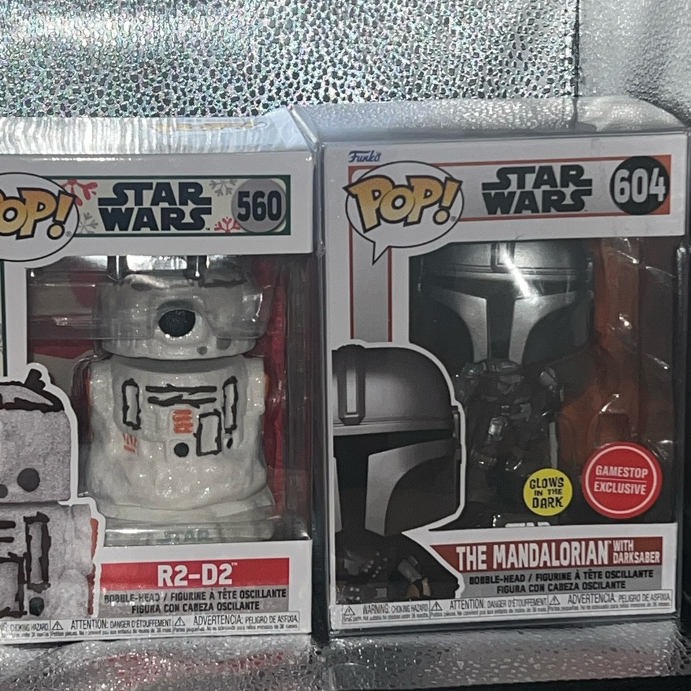 Funko Pop Star Wars Mandalorian with Darksaber - & R2D2 bobblehead